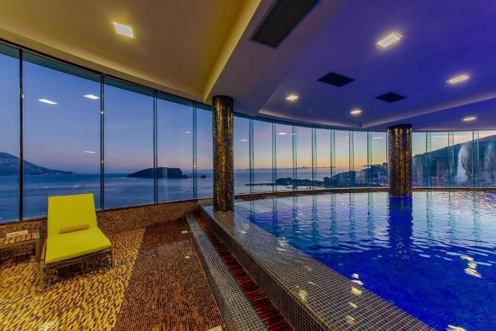 Apartment In The Luxury Near *