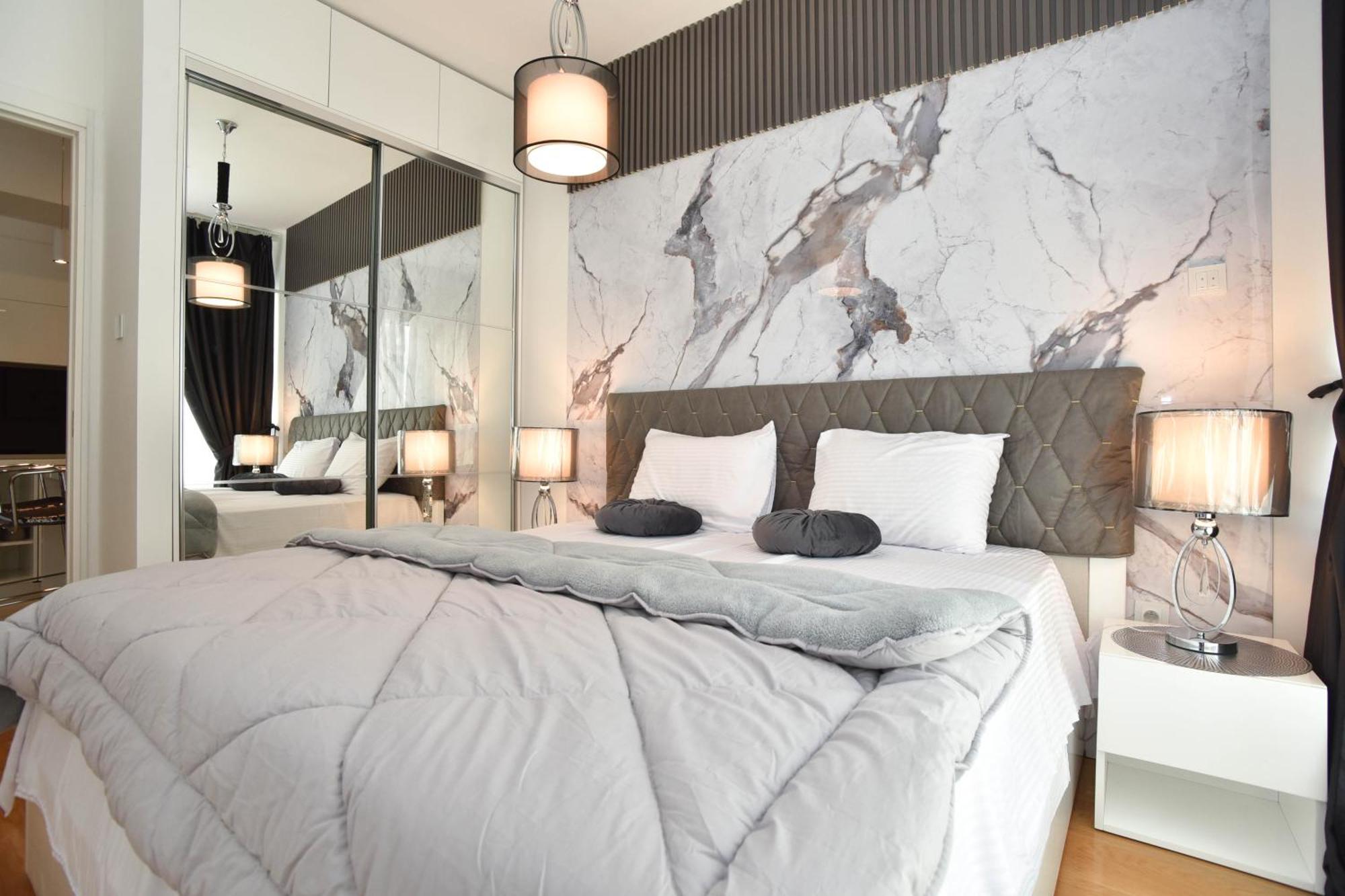 Apartment In The Luxury Near *